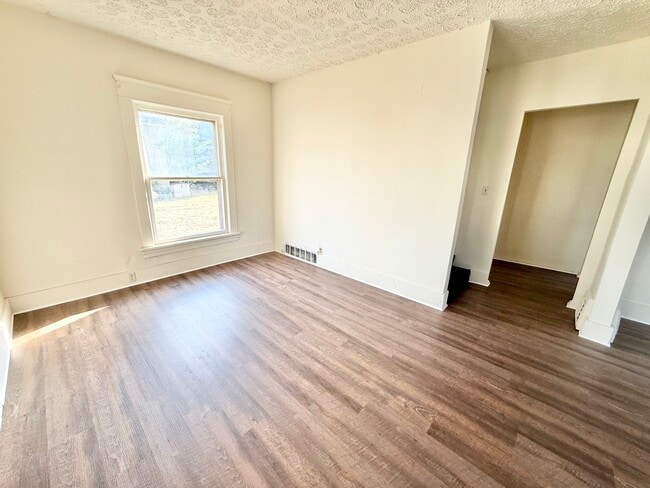 Photo - 1507 Garfield Ave SW House