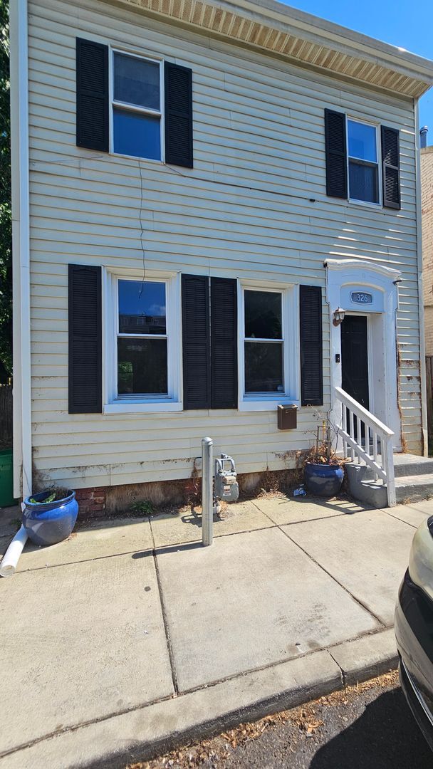 Building Photo - Coming Soon - Charming 3 Bedroom, 1 Bath H... Rental