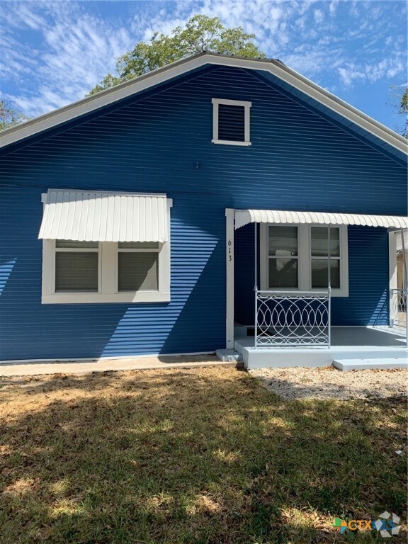 Building Photo - 613 N Cherry St Rental