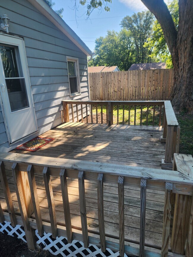Photo - 212 E Marshall St