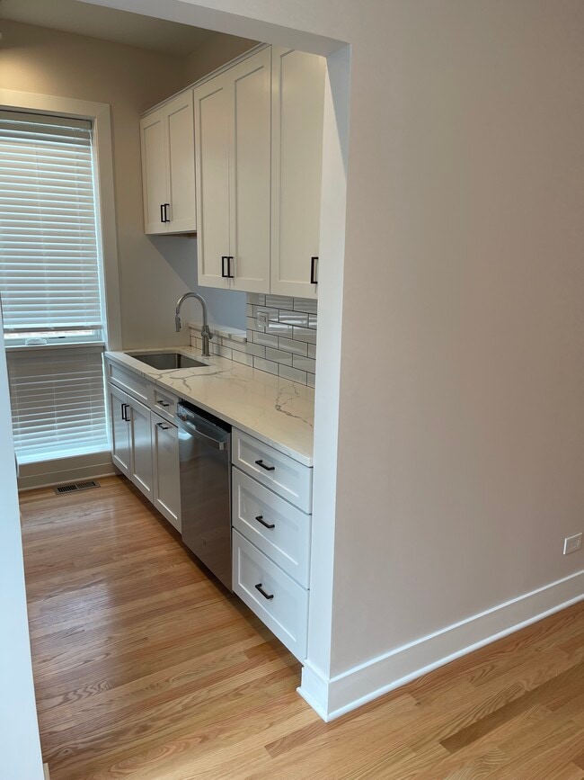 Photo - 3748 N Racine Ave