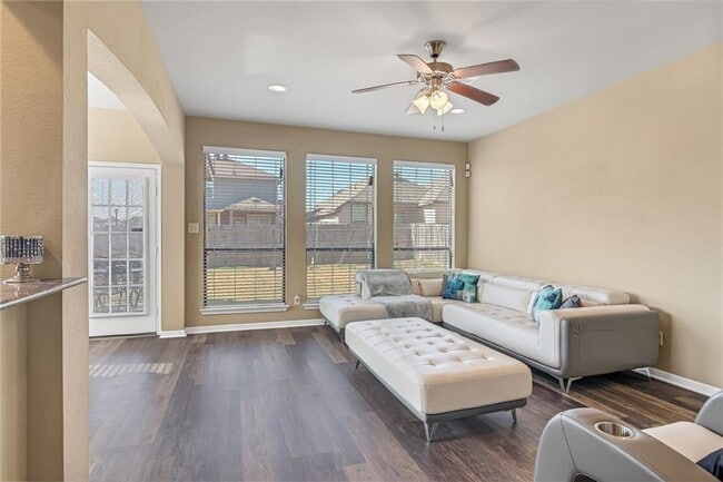 Photo - 3418 Castleton Dr