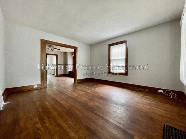 Photo - 839 W Larch Ave