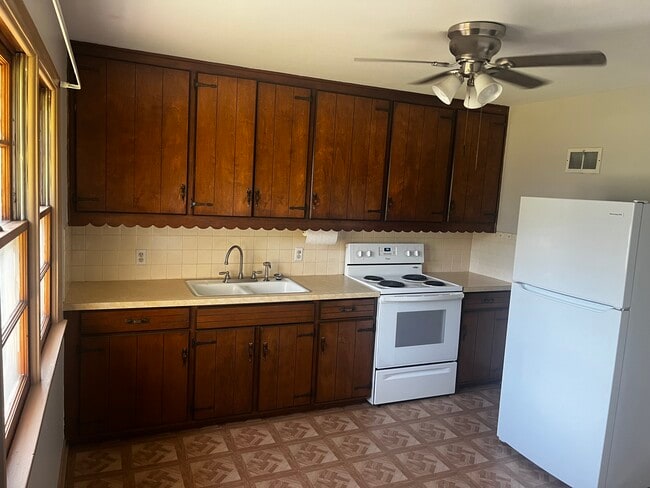 Photo - 1406 Kenton St