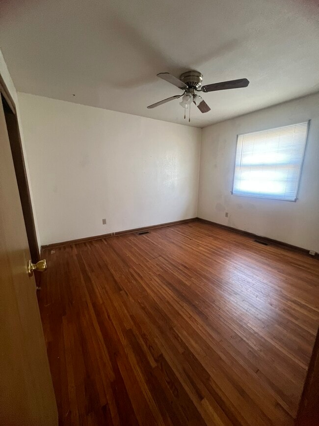 Photo - 115 N 3rd St