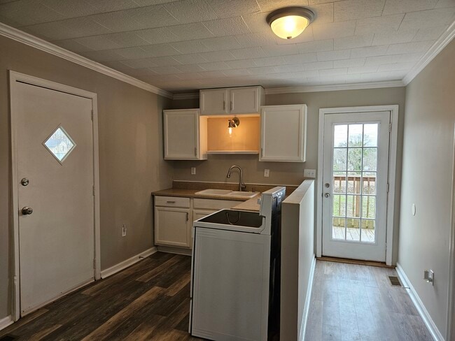 Photo - 6 Sparks Ave