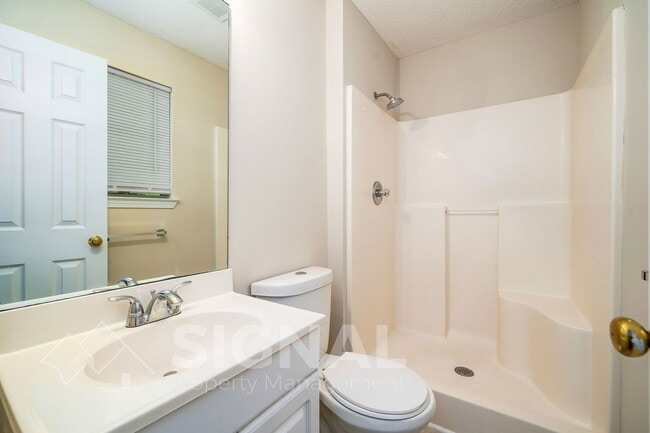 Photo - 1300 Yukon St