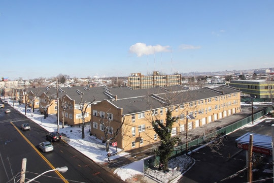 Plaza Garden Apartments - Plaza Garden Apartments
