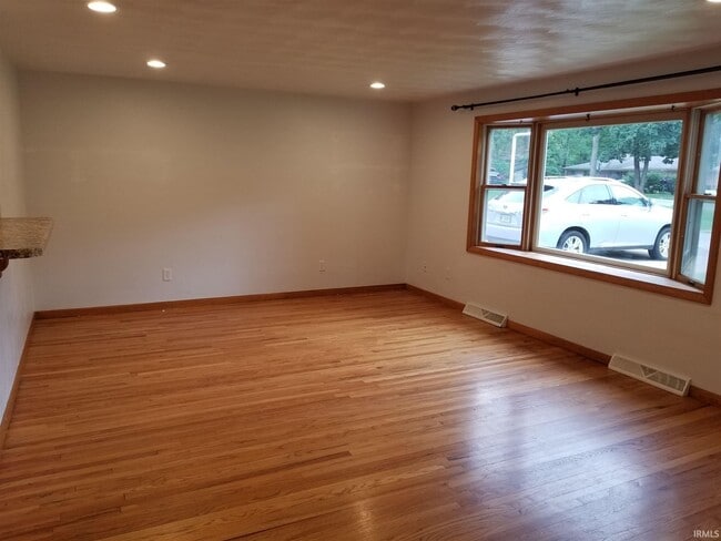 Photo - 311 Blake Dr