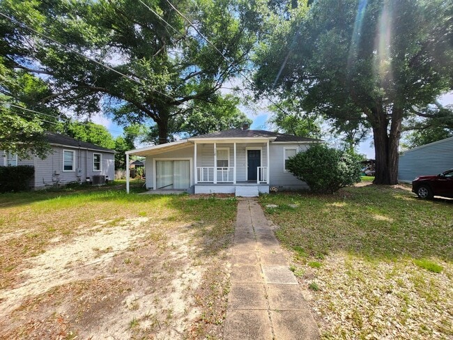 Photo - 110 Ruberia Ave