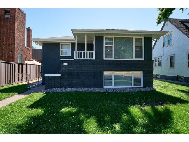 Building Photo - 1284 Snelling Ave N Rental