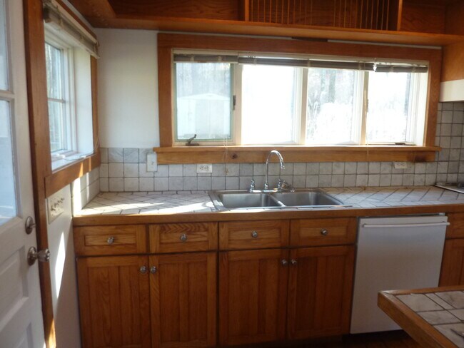 kitchen sink - 61 Christian St