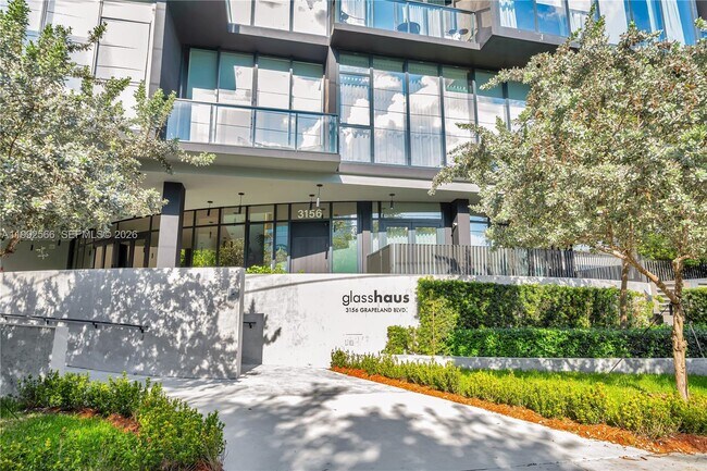 Photo - 3156 SW 27th Ave Unidad 501