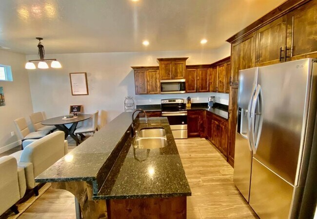 Photo - 275 E 1725 N