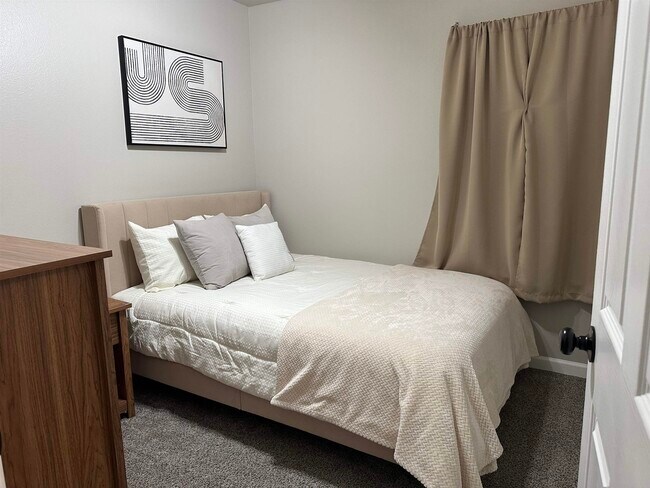 Photo - 111 Rockwell Way