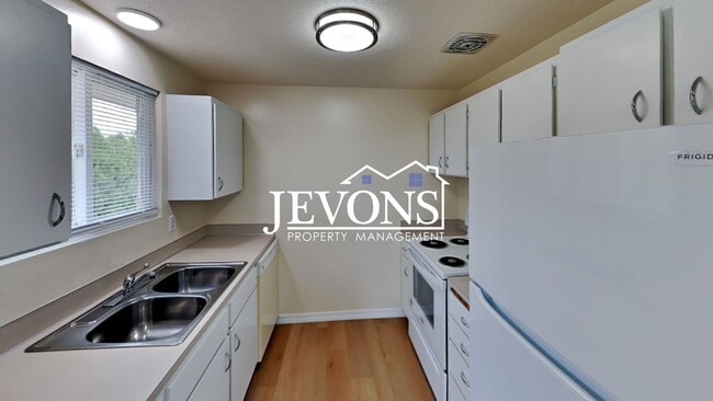 Building Photo - 404 S 81st Ave Unit 3 Rental