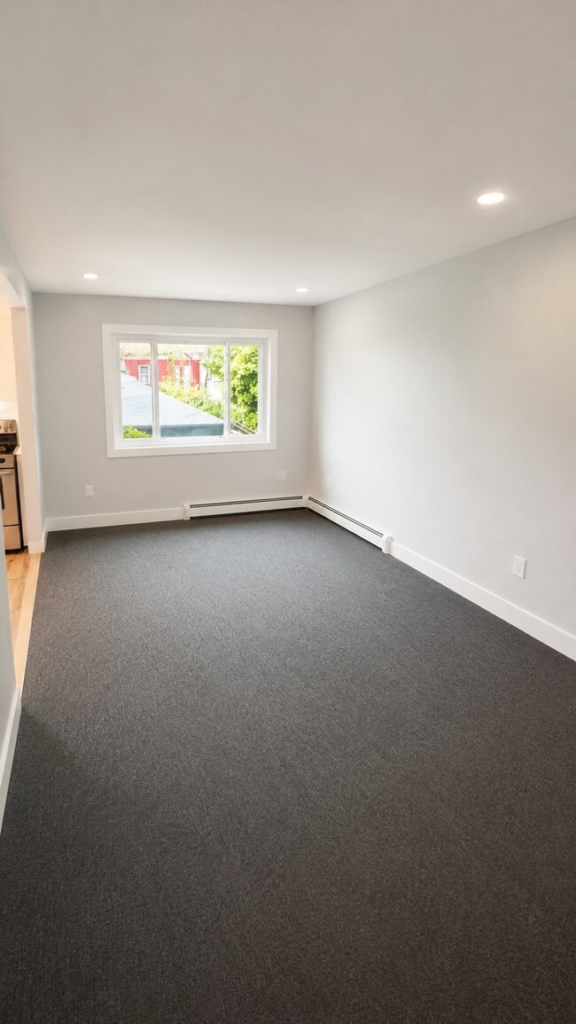 Building Photo - 158 Paulding Ave Unit Apt 2