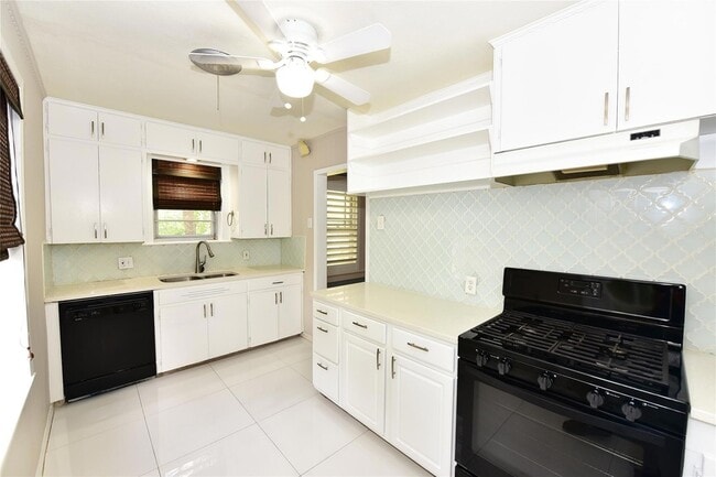 Photo - 3908 Becker Ave