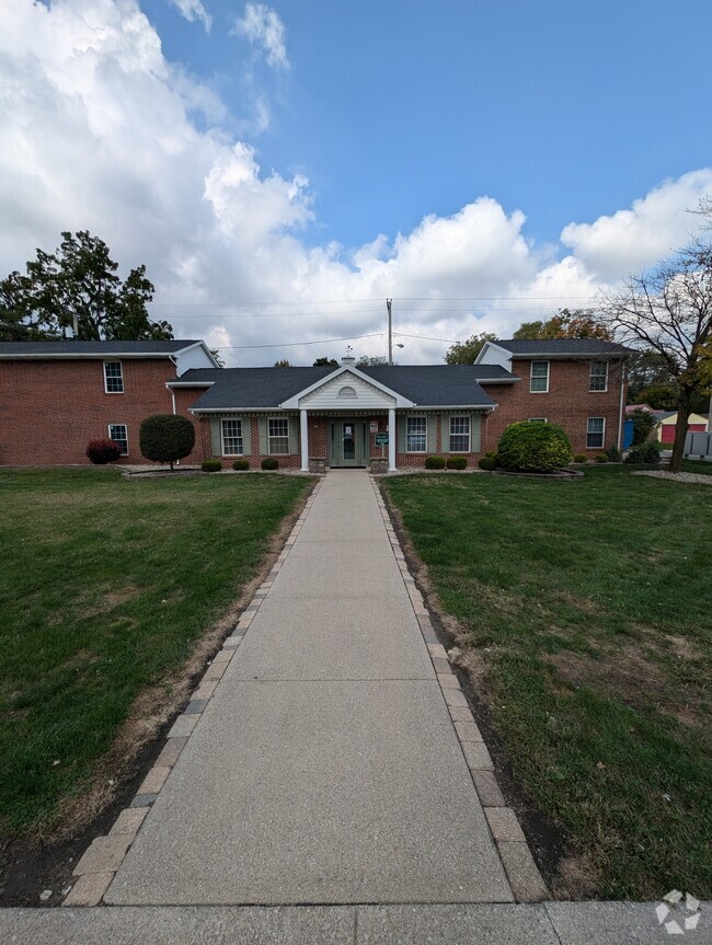 Building Photo - Chase Manor Apartments Unit 212