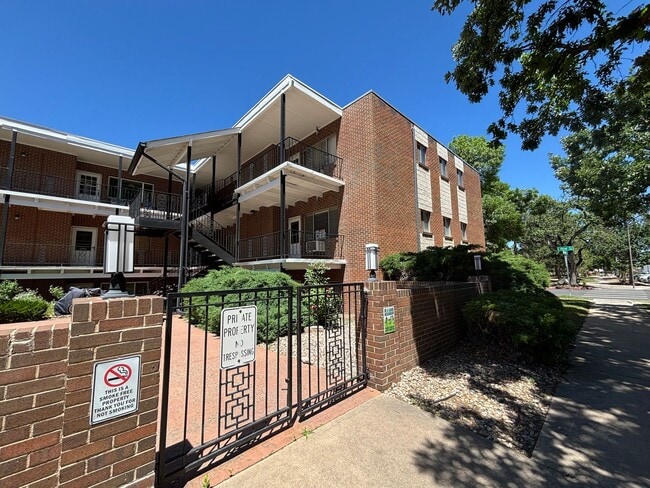Building Photo - $200 Off First Month! Prime Fort Collins Location – 2 Bedroom Apartment Available Now