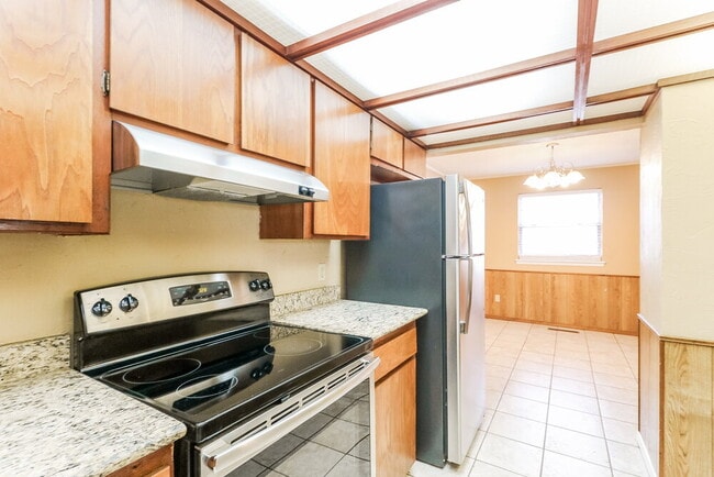 Photo - 10301 Birkenhead Rd