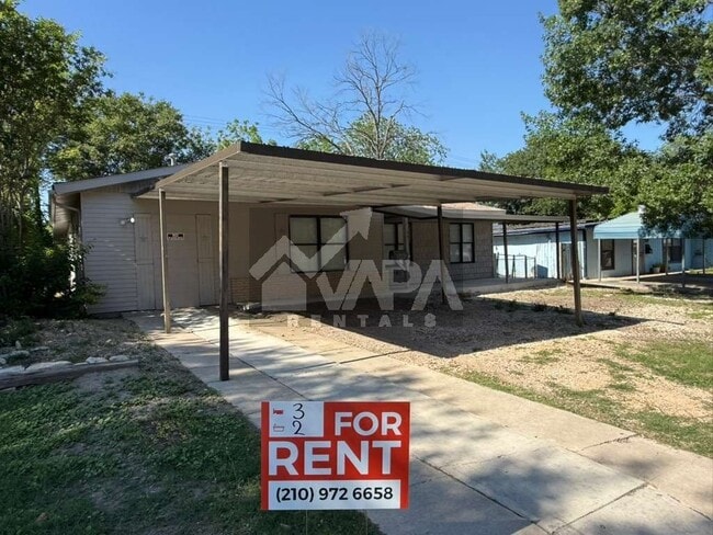 Photo - 943 Weizmann St