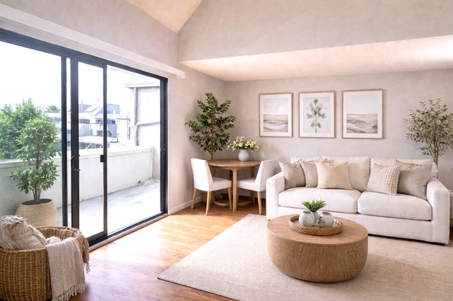 Building Photo - BEAUTIFUL TOP FLOOR  1 BED 1 BATH CONDO W/RESORT FACILITIES! +STORAGE Unit 336