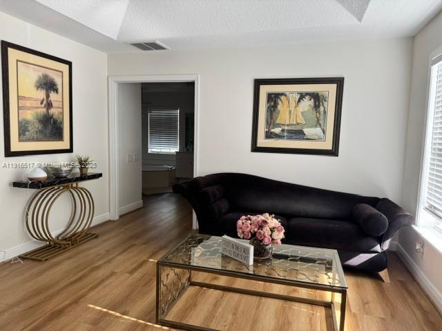 Photo - 352 King Fisher Dr