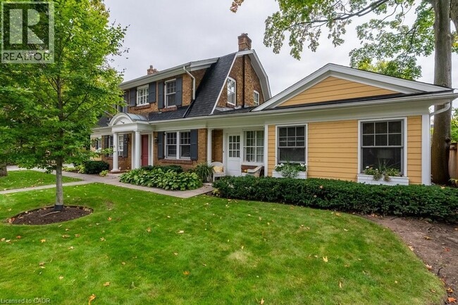 Photo - 2080 Caroline St