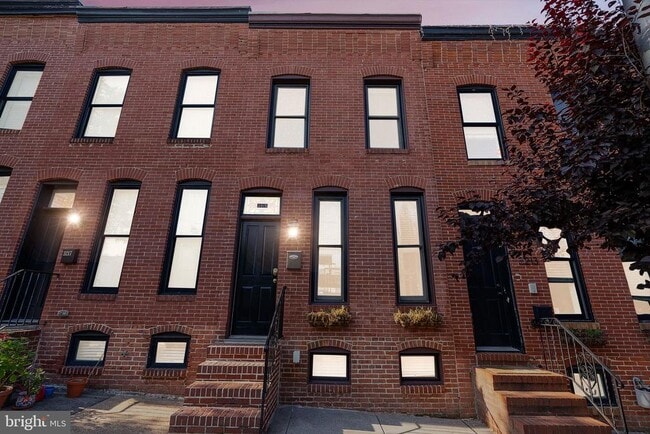 Building Photo - 3215 Fleet St Rental