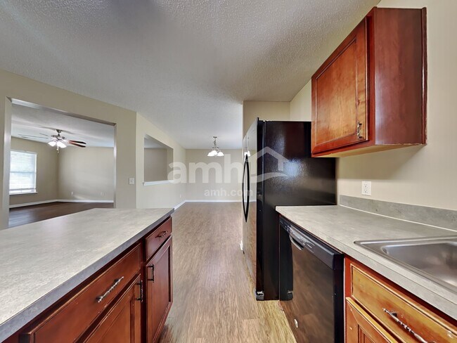 Photo - 418 Dovetail Cir