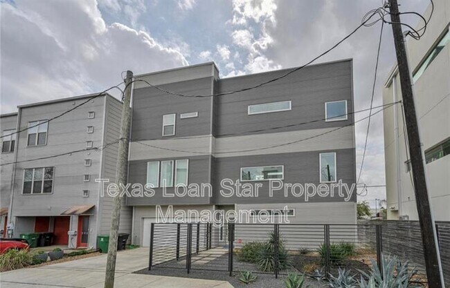 Photo - 3002 Hawkins St