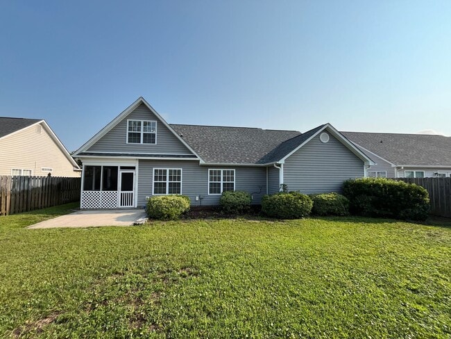 Photo - 642 Hillside Dr