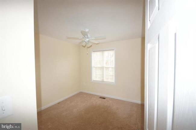 Photo - 1656 Woodtree Ct E