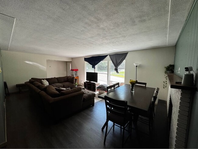Building Photo - 618 E Main St Unit 3 Rental