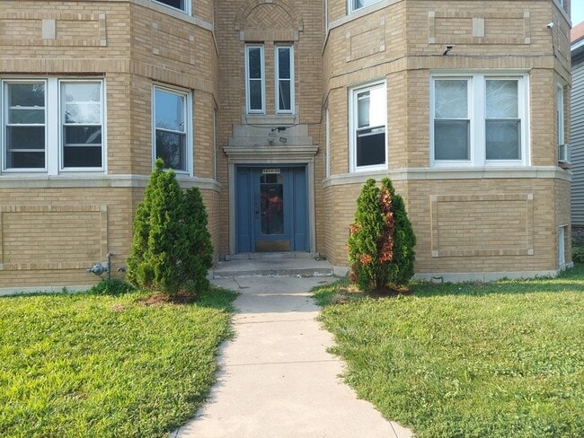 Building Photo - 3434 W Marquette Rd Rental