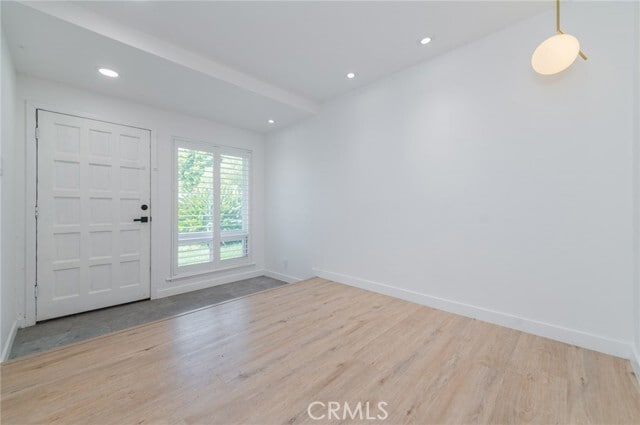 27106 Mesaba Dr