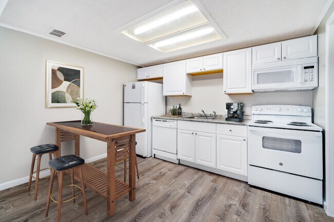 Meadowood Apartments