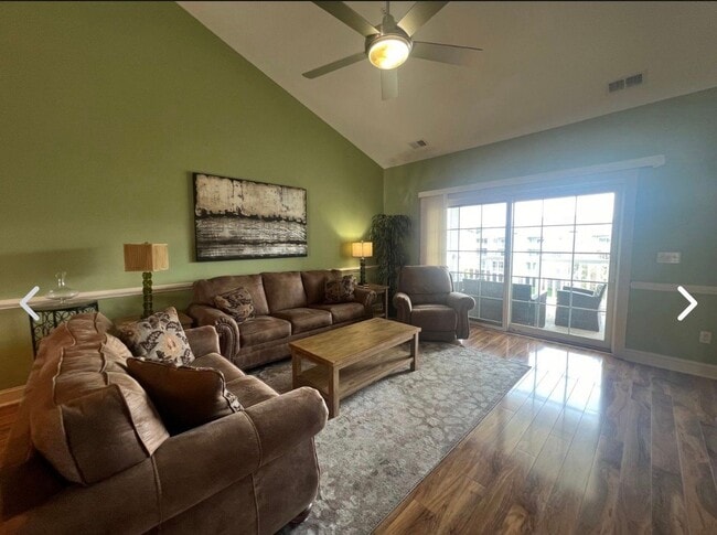 Photo - 4887 Luster Leaf Cir Unit 402