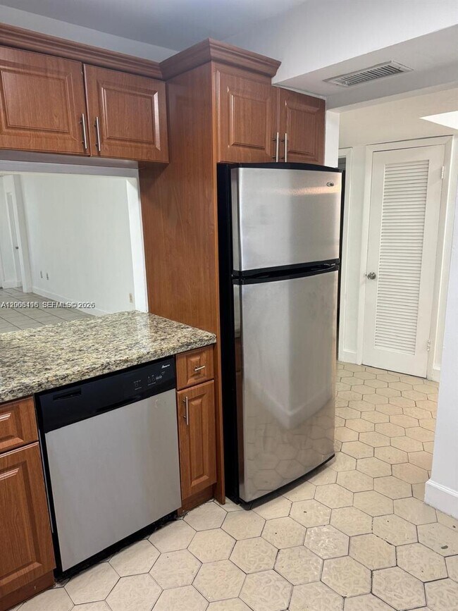 Photo - 1401 NE 191st St Unit D108