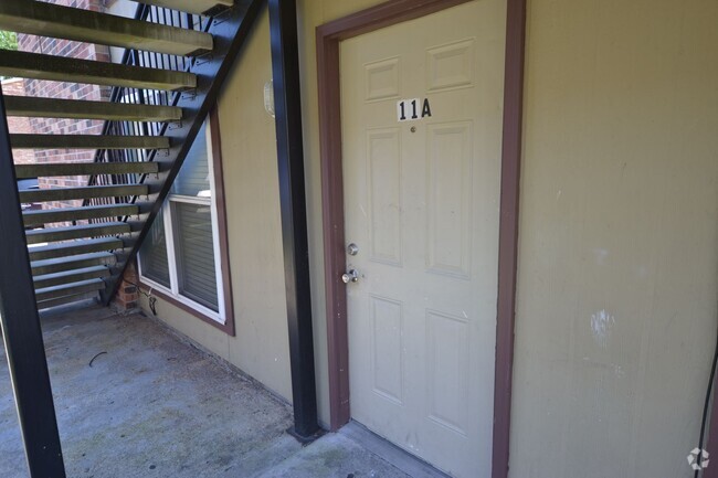 Building Photo - 2 bedroom, 2 bath apartments in Sherwood F...