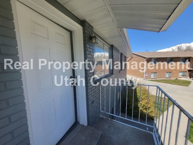 1054 Ellen Cir