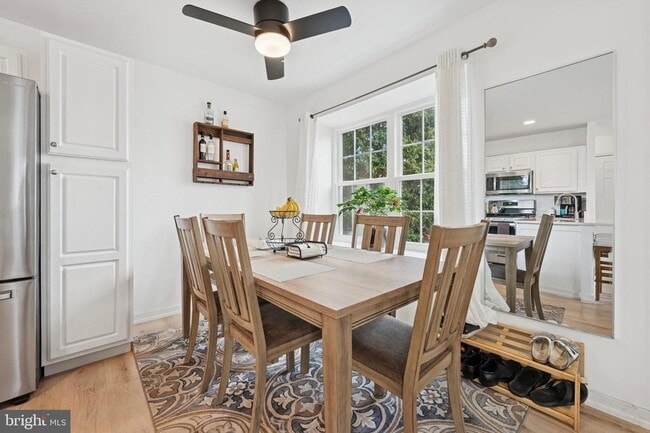 Photo - 422 Wendover Dr