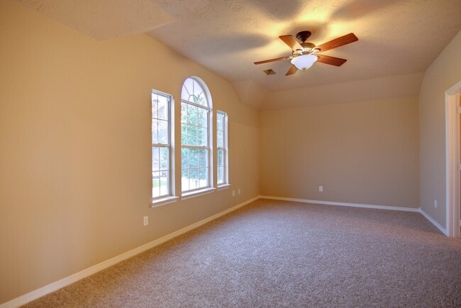 2212 Valley View Crossing