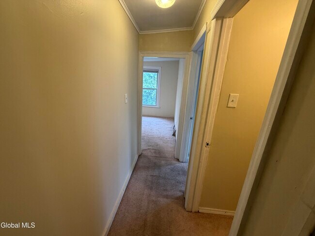 Photo - 255 E Main St Unidad Up