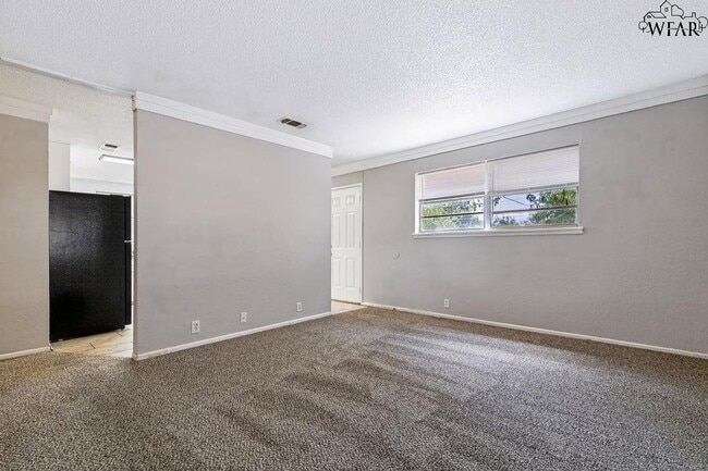 1628 Parkdale Dr