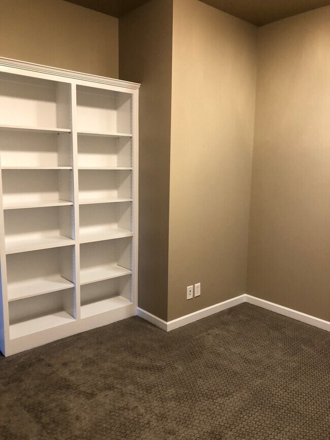 Photo - 2063/2069 Lakewind Unit 2069