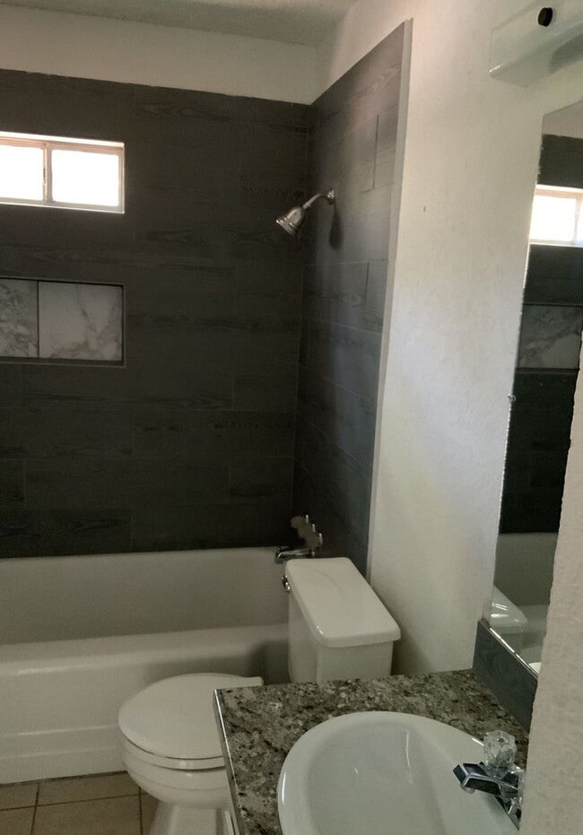 Photo - 1710-1712 Alamo Ave Unit 1710