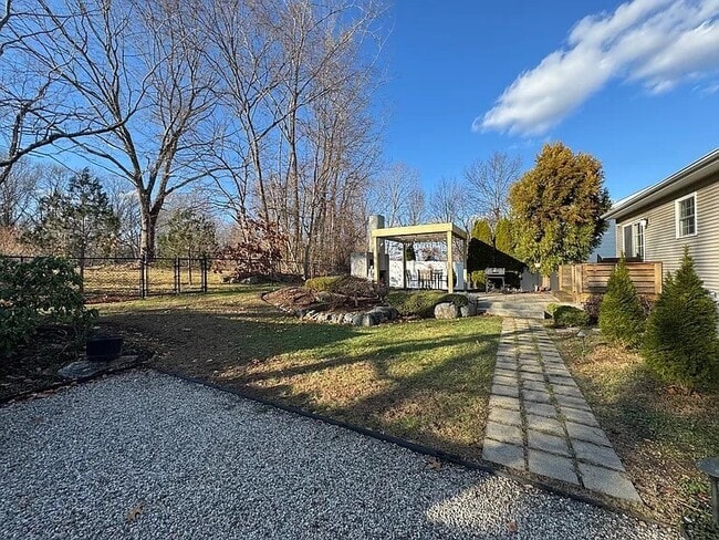 Photo - 83 Whiting St