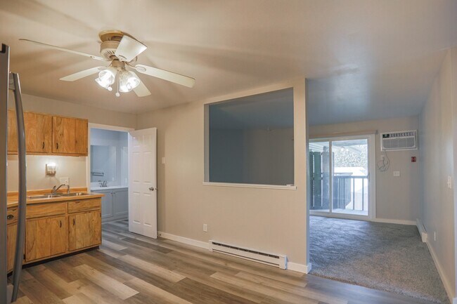 Photo - 2806 Jelinek Ave Unidad 4